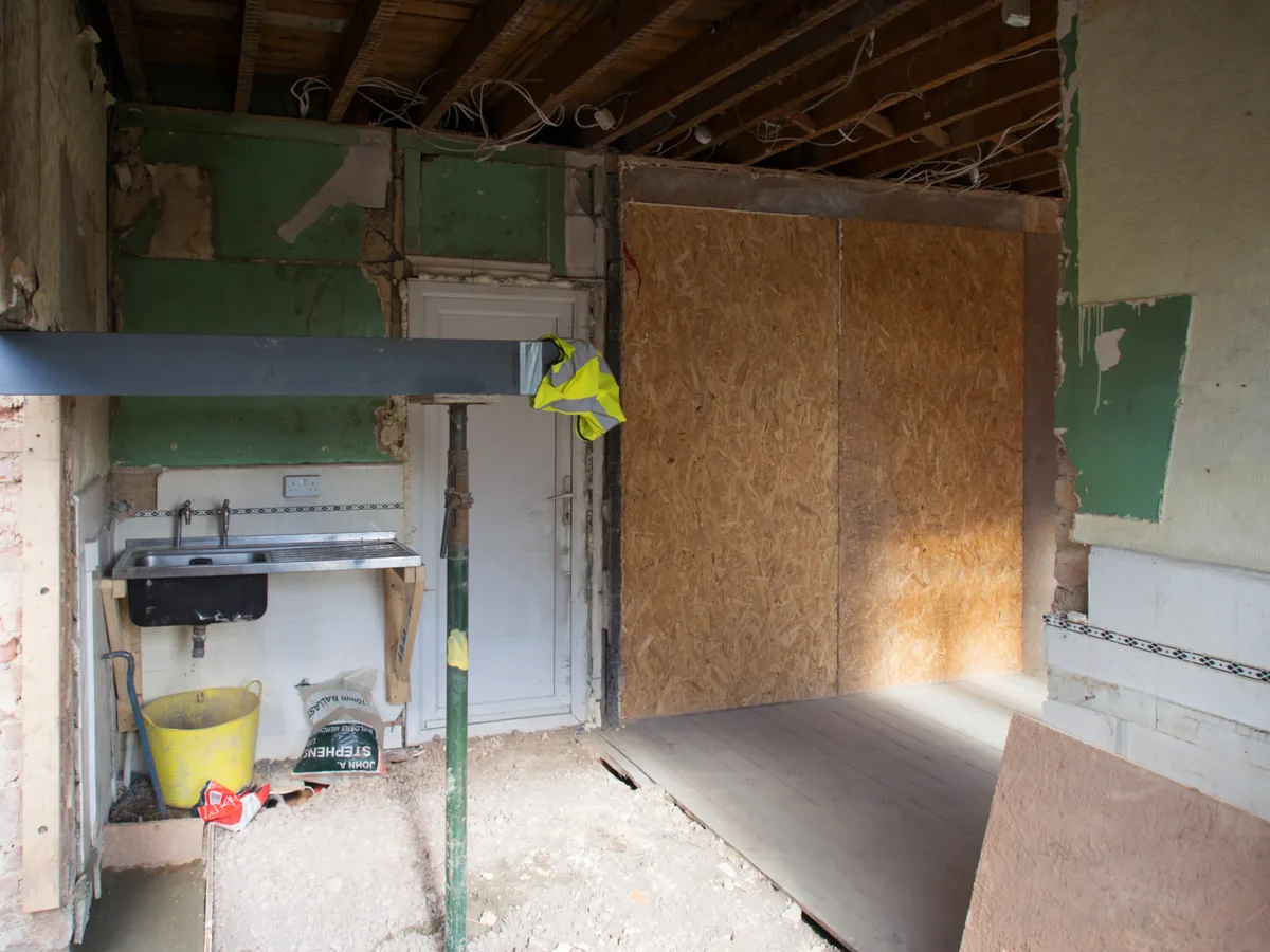 Florida contractor performing master bathroom remodel construction work