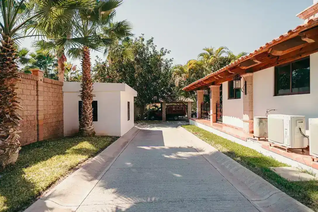 EV Charger Installation Florida — IWD Miami, licensed Florida contractor