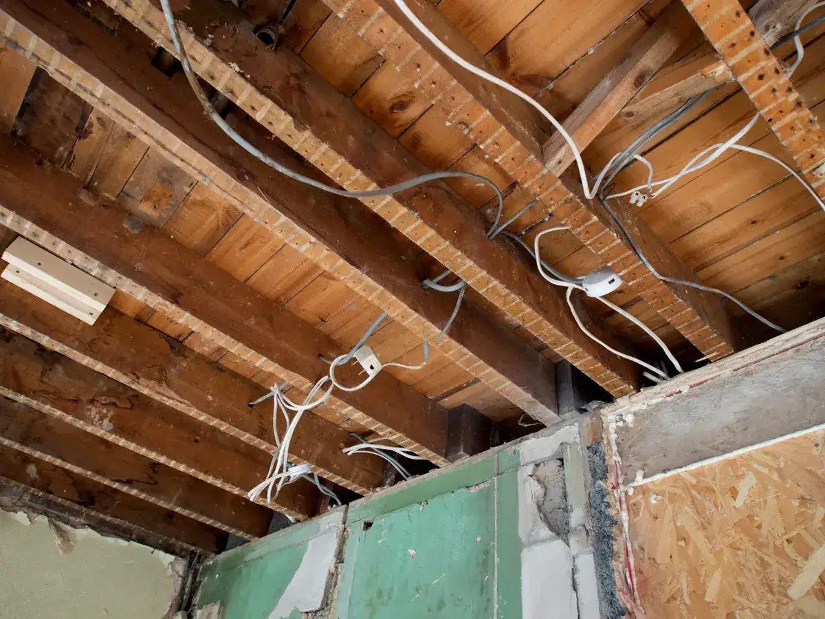 Florida master electrician performing home rewiring