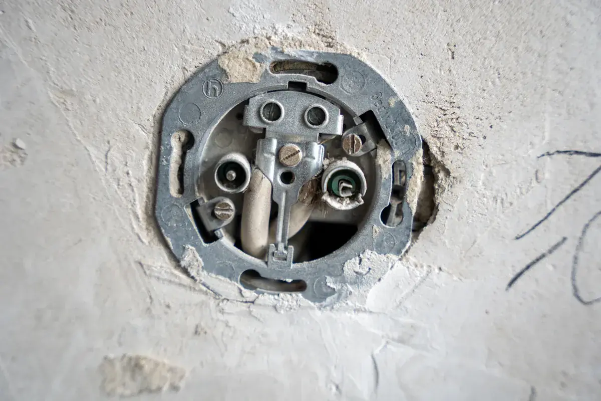 Florida master electrician performing panel upgrades