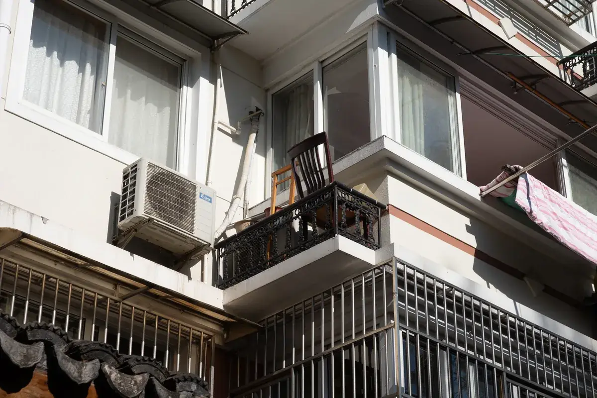 IWD Miami estimator performing on-site assessment for ac maintenance project