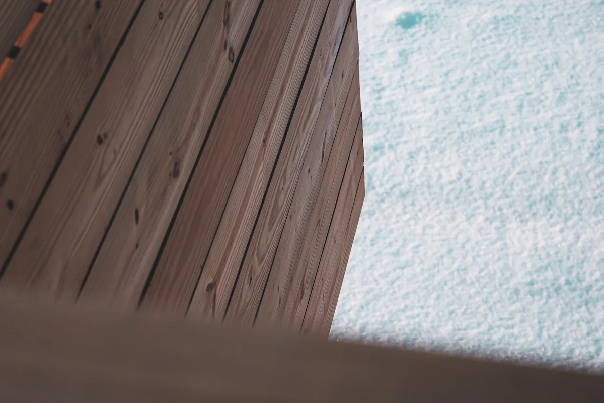 Licensed Florida contractor performing deck building