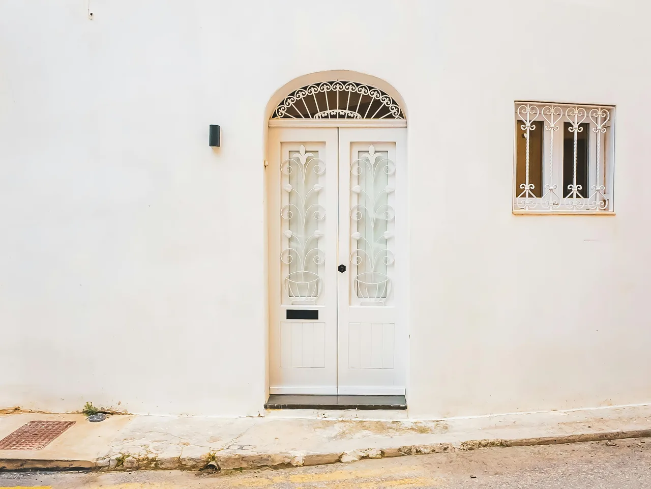 Door Installation Florida — IWD Miami, licensed Florida contractor