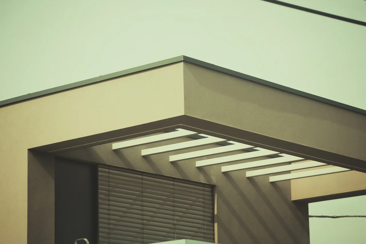 Gutter Installation Florida — IWD Miami, licensed Florida contractor